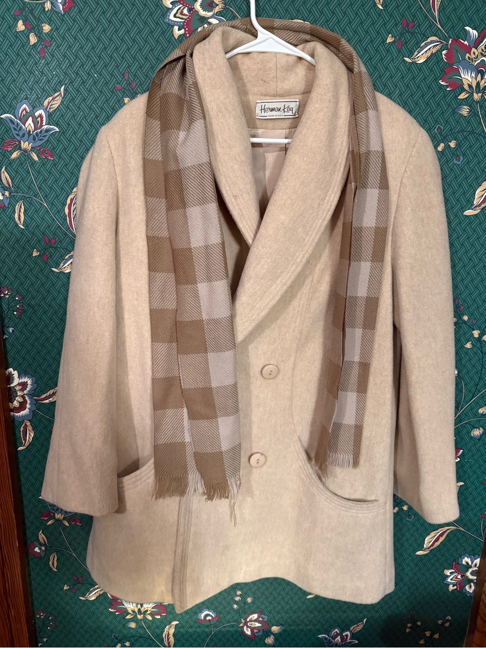 Vintage Beige Wool Blend Coat with Plaid Scarf